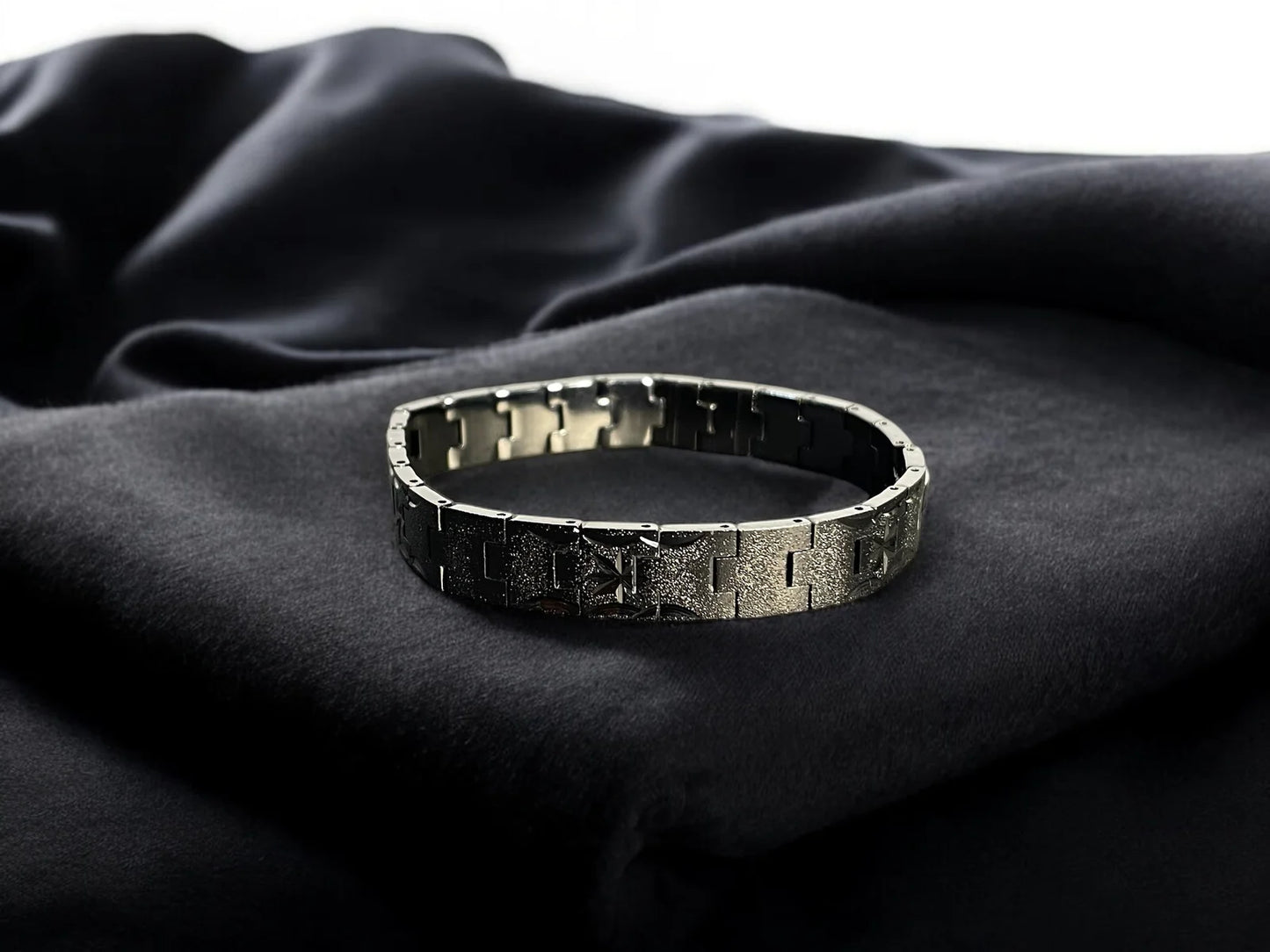 Royal Crest Bracelet 5MM (black)