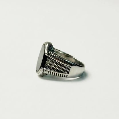 The Artisan Oval Signet